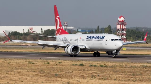 TC-LYC::Turkish Airlines